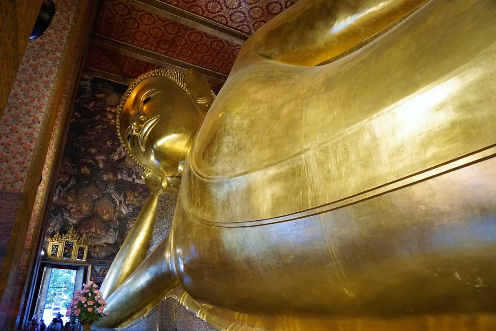 Le bouddha couché, Wat Pho, Bangkok, voyage Thaïlande