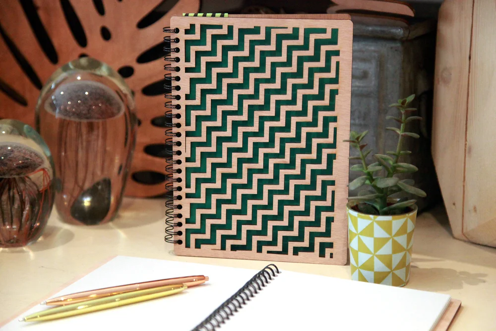 Carnet ZigZag en bois découpé laser